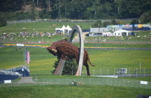 「モーターファンバイクス」掲載/初めて訪れたオーストリア。ノーヘルで走る電動スクーターに驚愕
